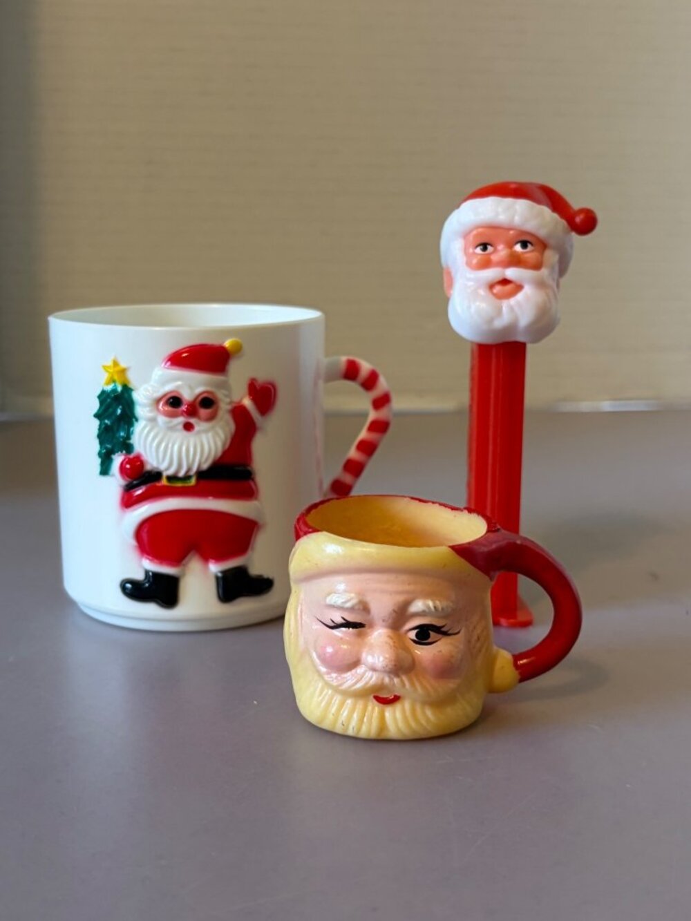 Vintage Santa Mug & Pez Dispenser Lot - Holiday Decor & Collectibles